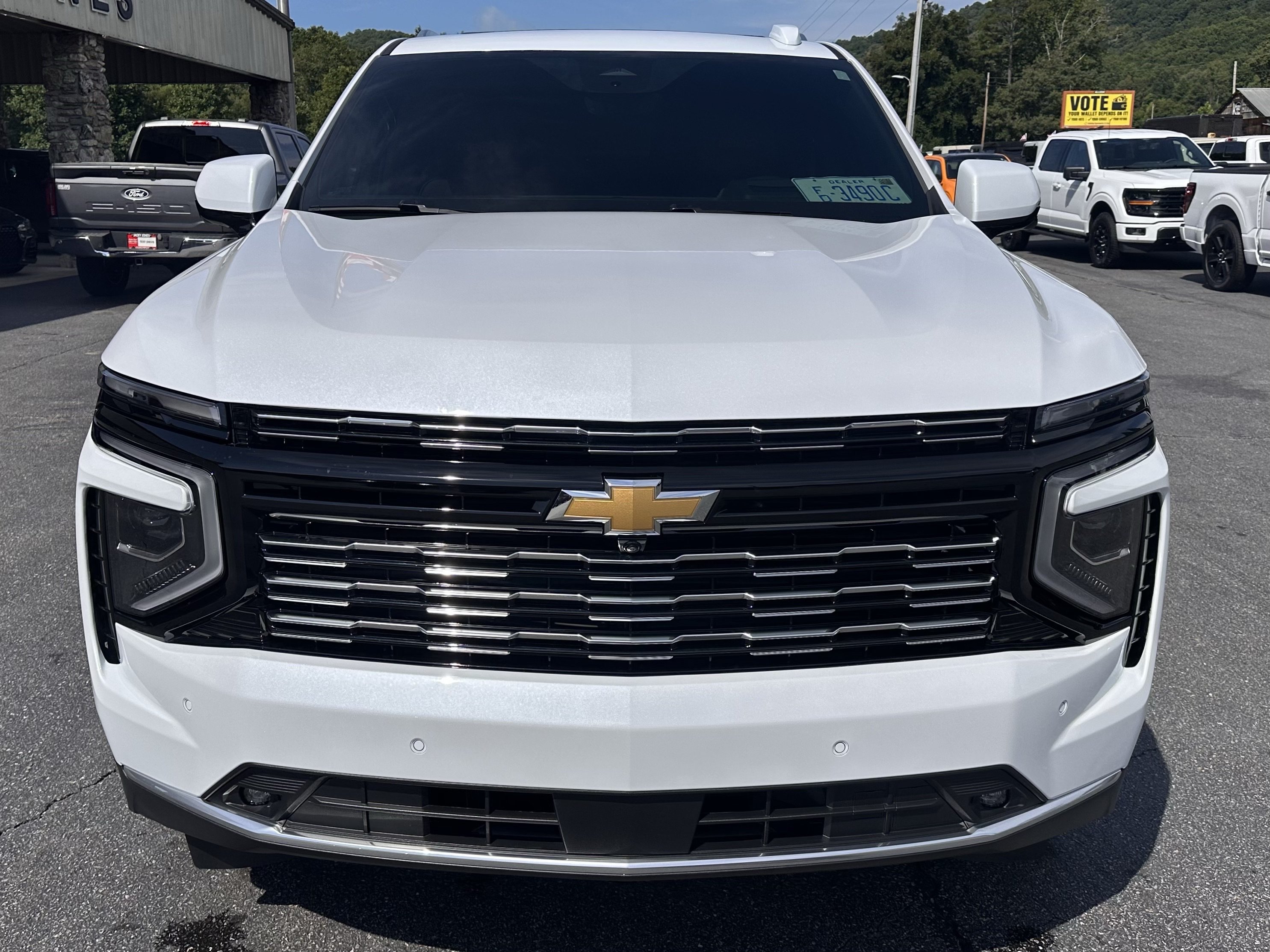 Used 2026 Chevrolet Tahoe High Country w/ Sun And Tow Package AWD/4WD image 3