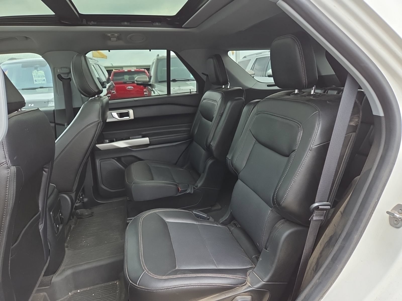 Certified 2022 Ford Explorer Limited w/ Equipment Group 301A AWD/4WD image 13