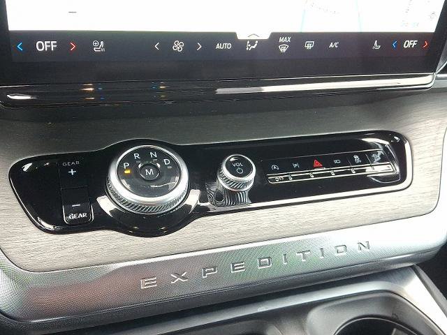 Certified 2025 Ford Expedition Max Platinum image 14