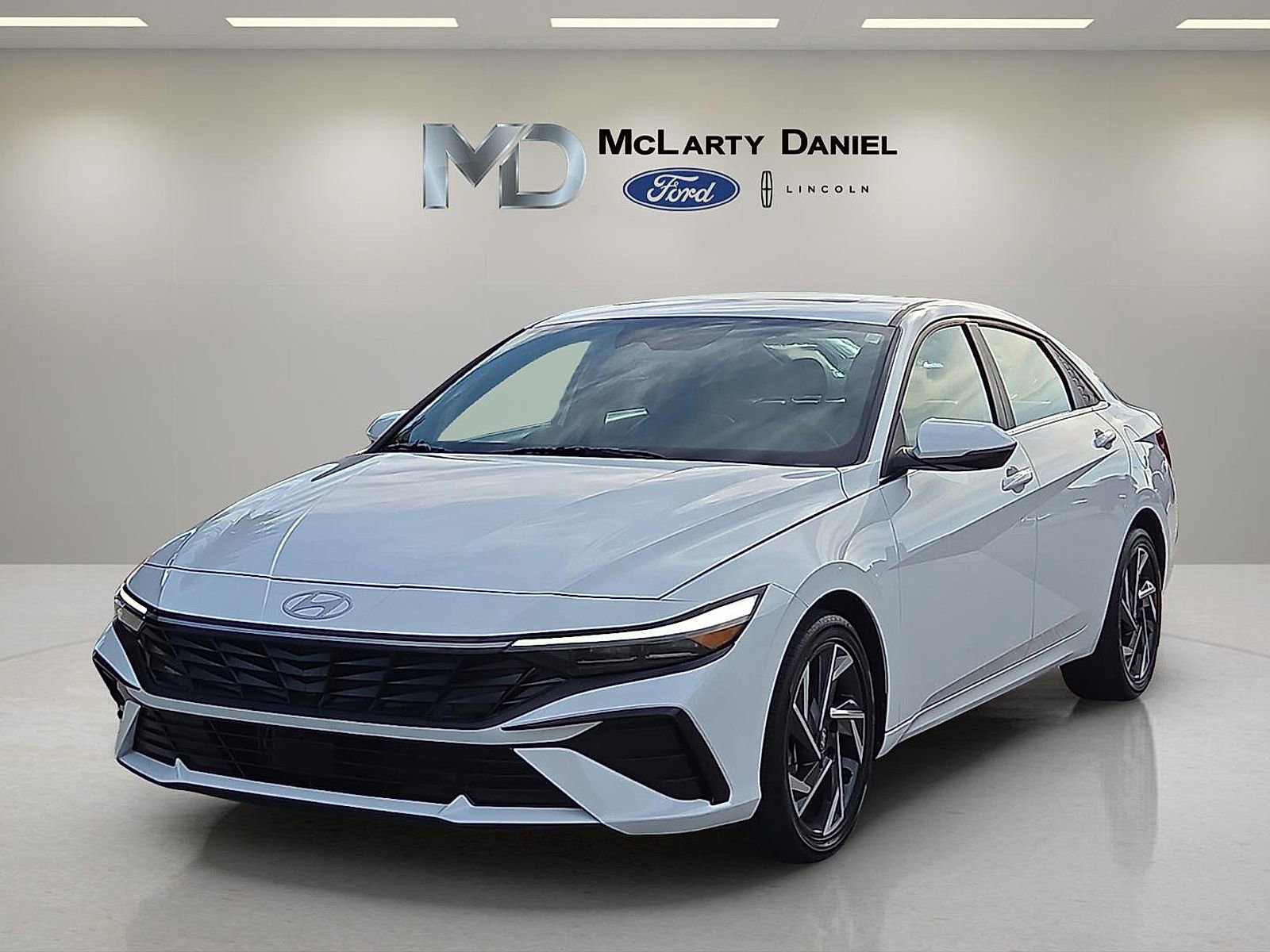 Used 2025 Hyundai Elantra Limited w/ Cargo Package FWD video 2