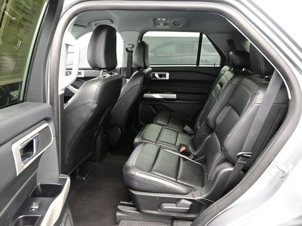 Certified 2024 Ford Explorer XLT w/ Equipment Group 202A image 15