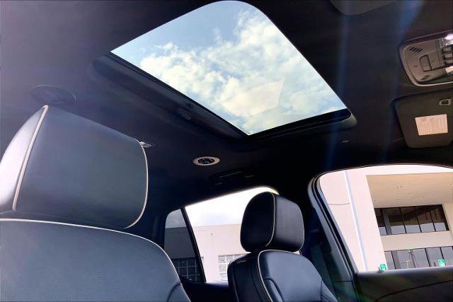 Used 2023 Chevrolet Traverse Premier w/ Redline Edition image 14