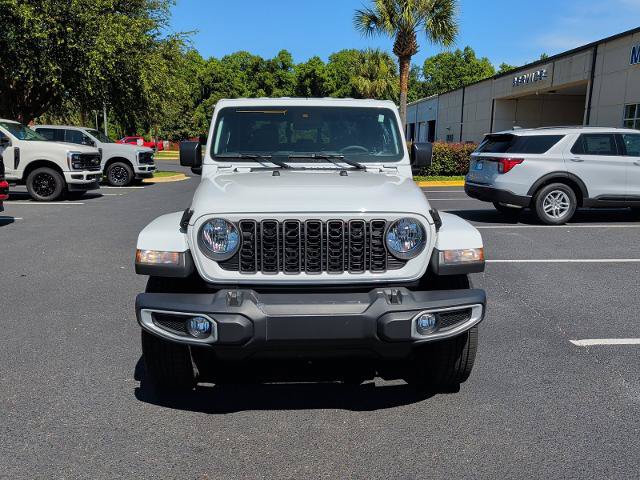 Used 2024 Jeep Gladiator Sport AWD/4WD image 2