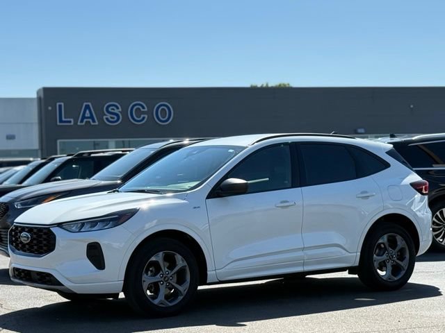 Certified 2023 Ford Escape ST-Line w/ Tech Pack #1 AWD/4WD image 32