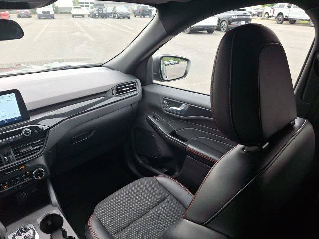 Certified 2026 Ford Escape ST-Line AWD/4WD image 11