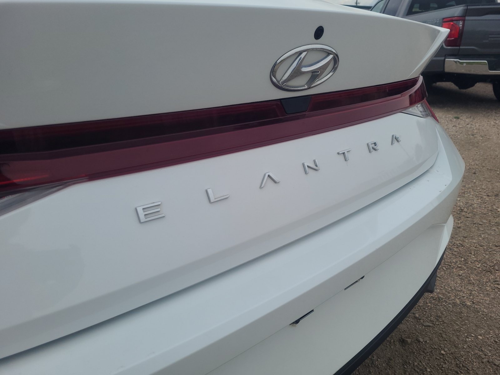 Used 2022 Hyundai Elantra SE FWD image 24
