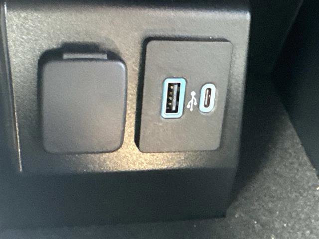 Certified 2022 Ford Explorer Limited w/ Limited Technology Package image 20