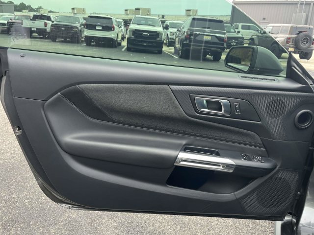 Certified 2025 Ford Mustang Coupe RWD image 18