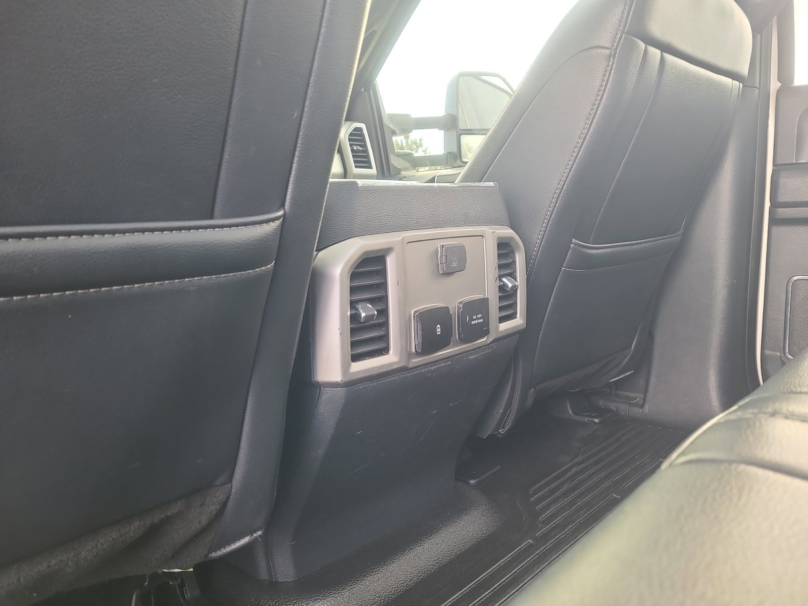 Certified 2022 Ford F350 Lariat image 31