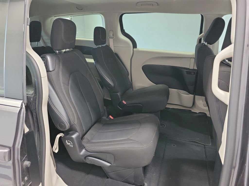 Used 2023 Chrysler Voyager LX FWD image 19