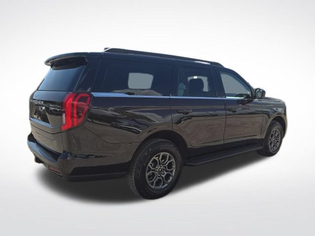 Certified 2025 Ford Expedition Active RWD image 3
