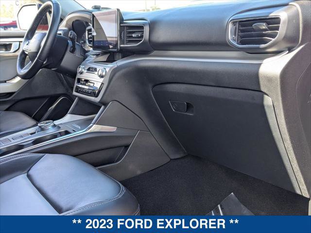 Certified 2023 Ford Explorer XLT w/ Equipment Group 202A RWD image 19