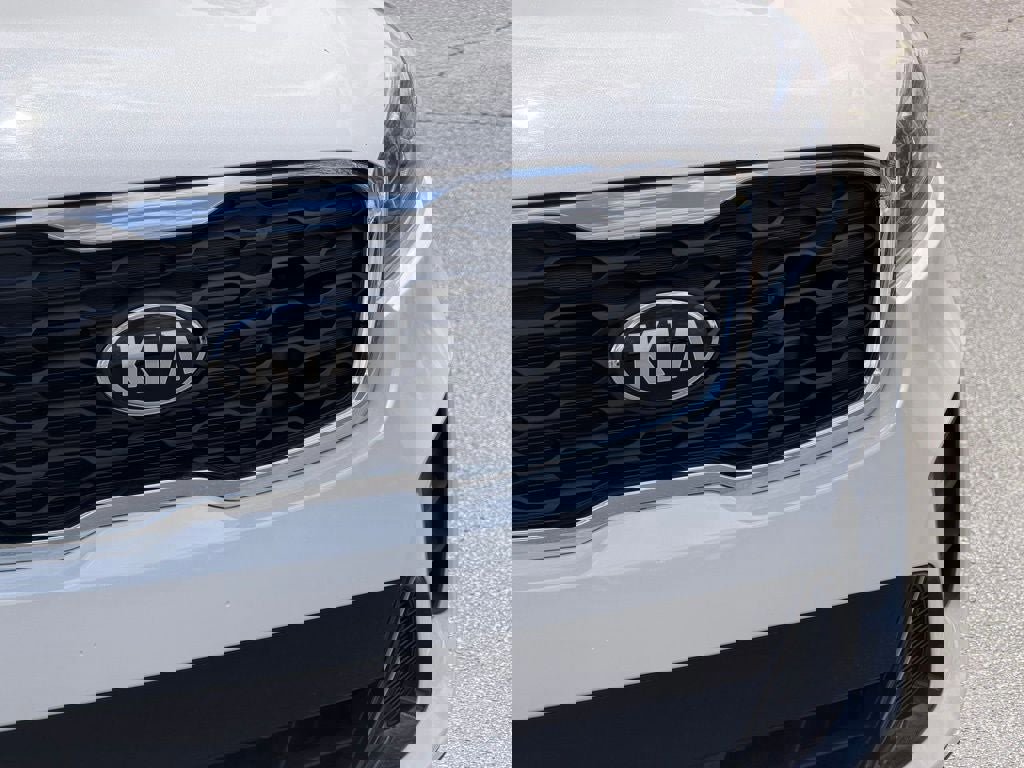 Used 2020 Kia Sorento LX w/ LX I4 Convenience Package image 12