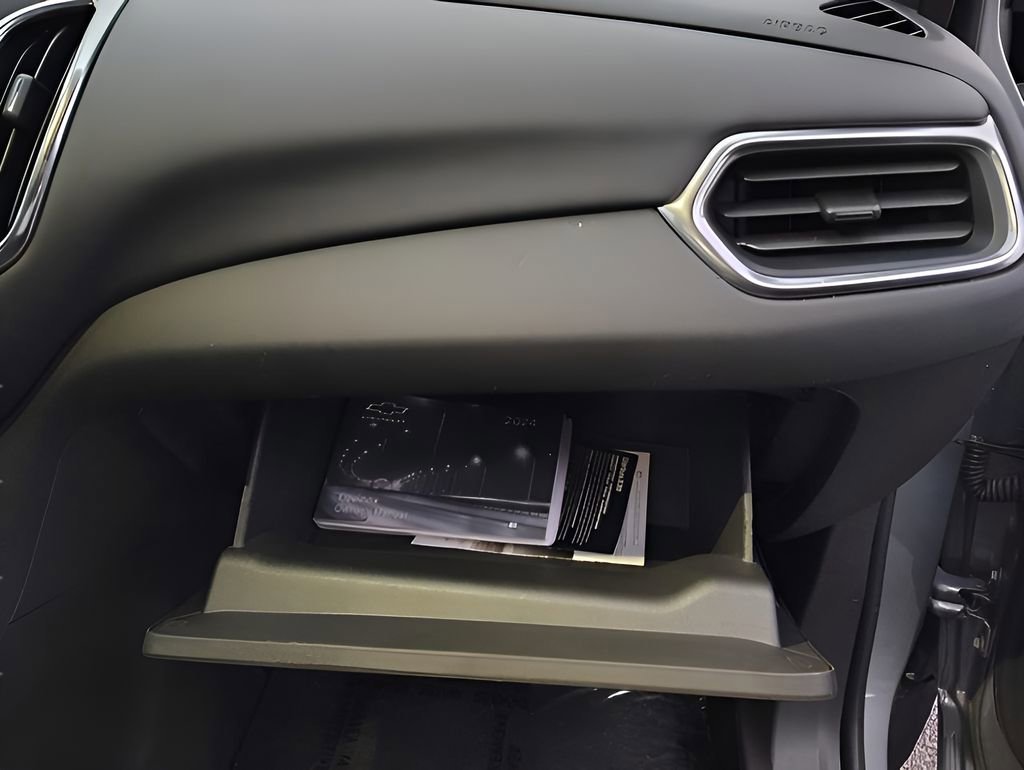 Used 2024 Chevrolet Equinox LT image 34