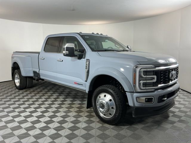 Certified 2024 Ford F450 Platinum w/ FX4 Off-Road Package AWD/4WD image 3