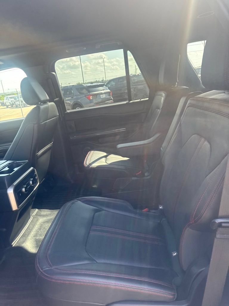 Certified 2024 Ford Expedition Limited RWD image 4
