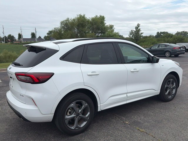Certified 2023 Ford Escape ST-Line w/ Tech Pack #1 AWD/4WD image 4
