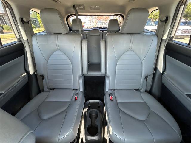 Used 2021 Toyota Highlander XLE image 26