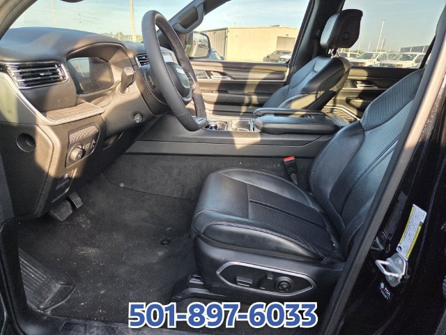 Used 2024 Jeep Wagoneer Series II w/ Flexible Seating Group RWD image 8