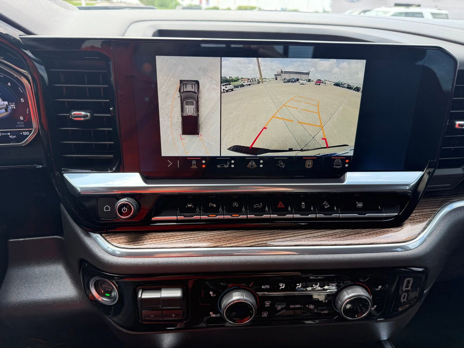 Used 2024 Chevrolet Silverado 1500 LT Trail Boss w/ LT Trail Boss Premium Package image 16