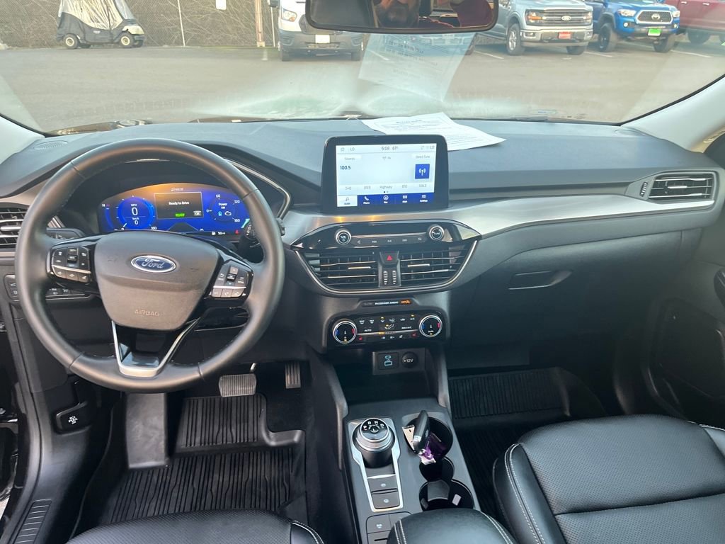 Certified 2022 Ford Escape Titanium image 18