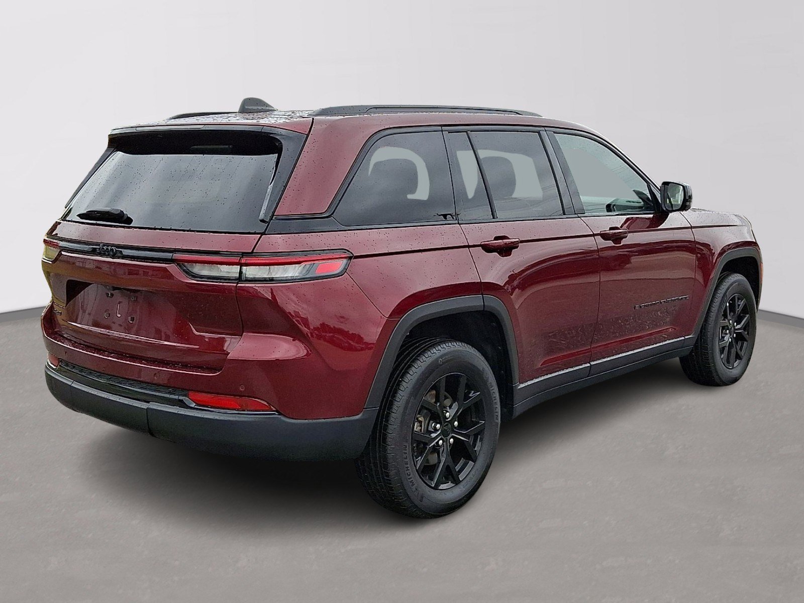 Used 2025 Jeep Grand Cherokee Altitude AWD/4WD image 6