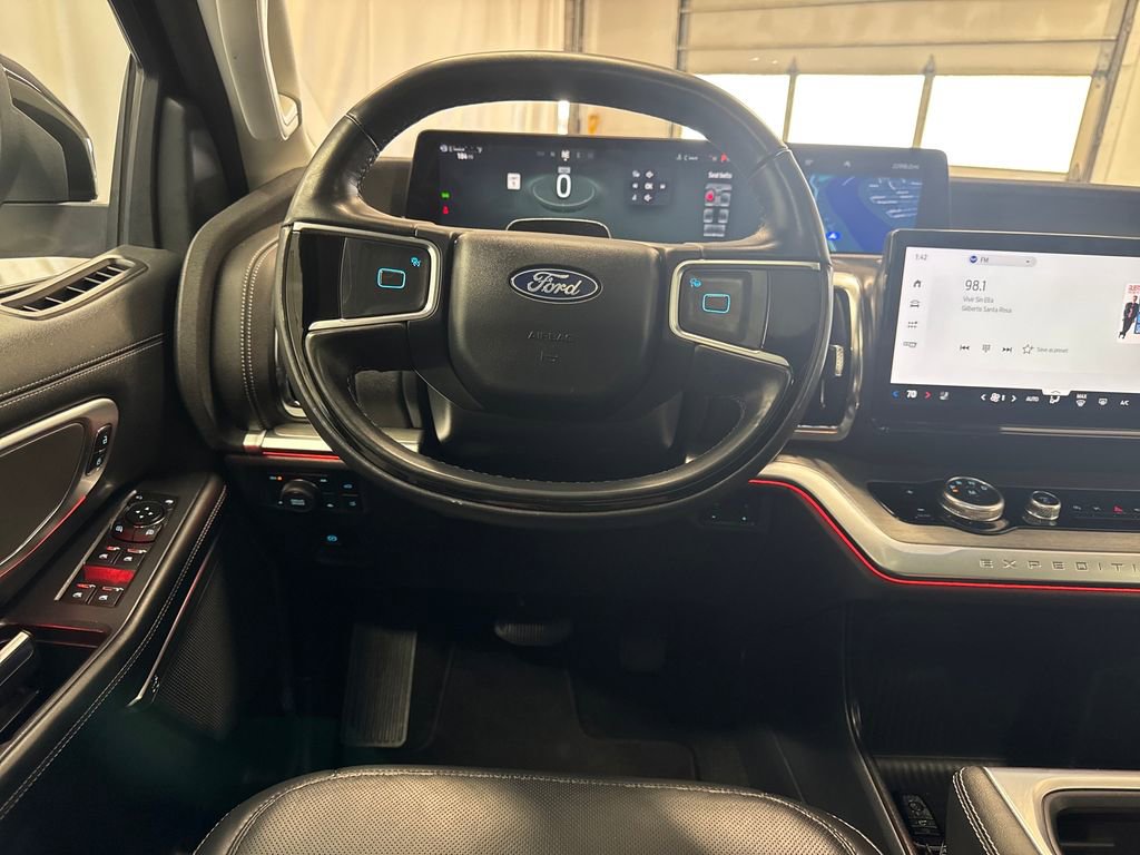 Certified 2025 Ford Expedition Platinum AWD/4WD image 15