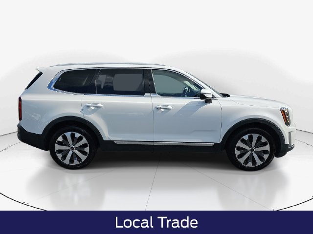 Used 2022 Kia Telluride EX w/ EX Premium Package FWD image 3