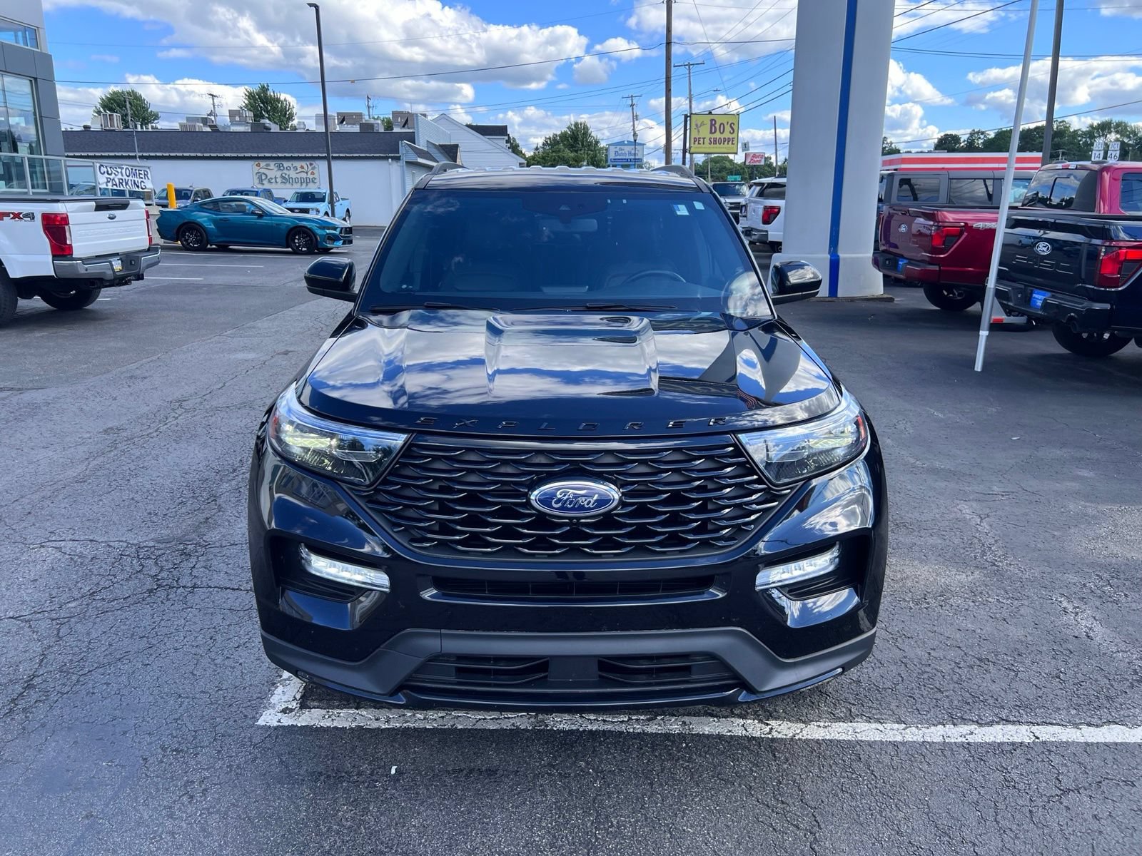 Certified 2023 Ford Explorer ST-Line AWD/4WD image 2