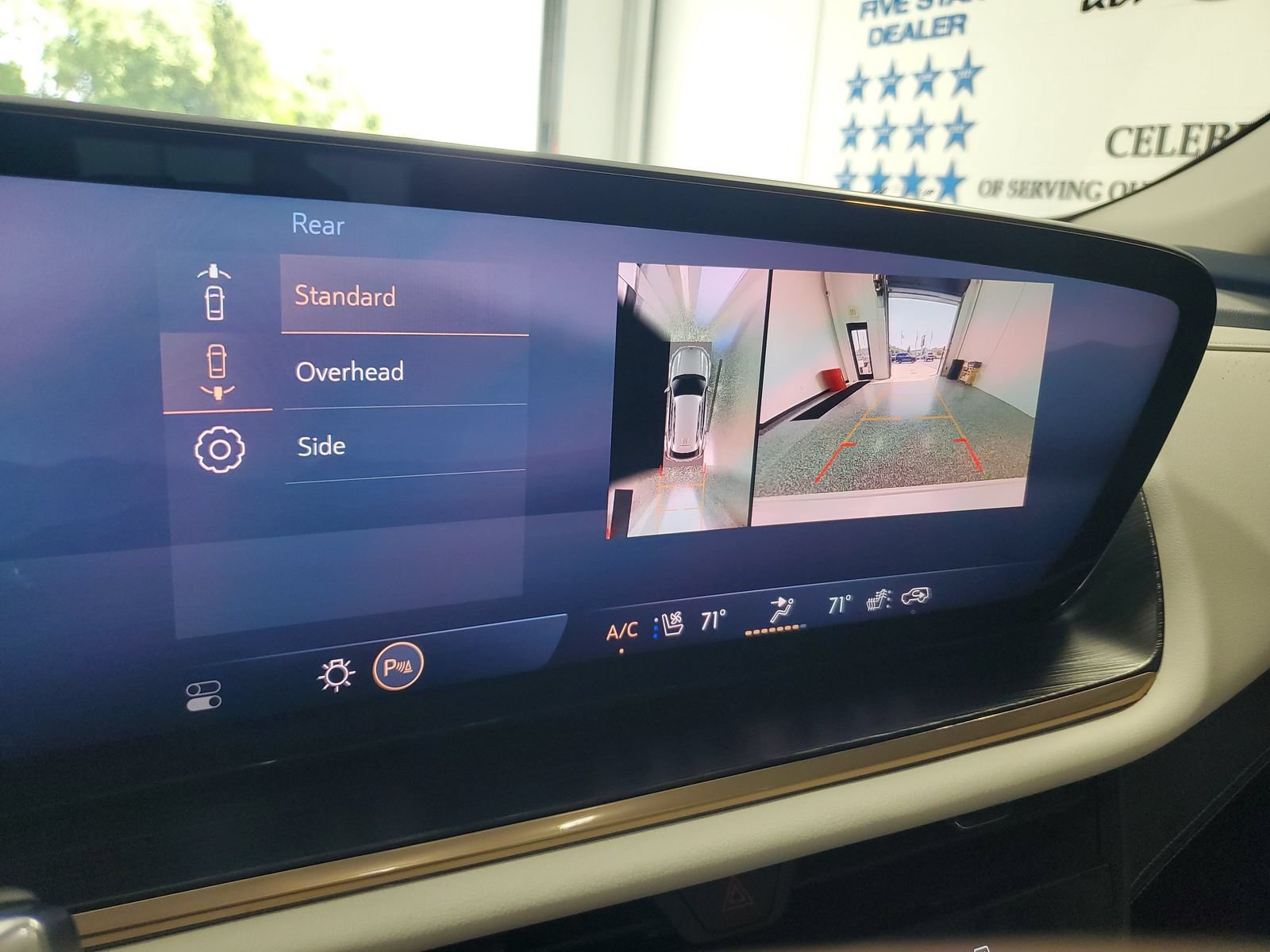 Used 2024 Buick Envision Avenir AWD/4WD image 29