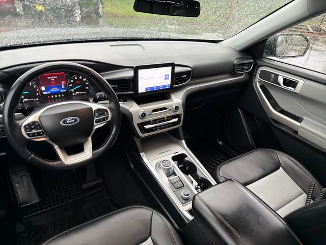 Certified 2022 Ford Explorer XLT w/ Equipment Group 202A AWD/4WD image 32