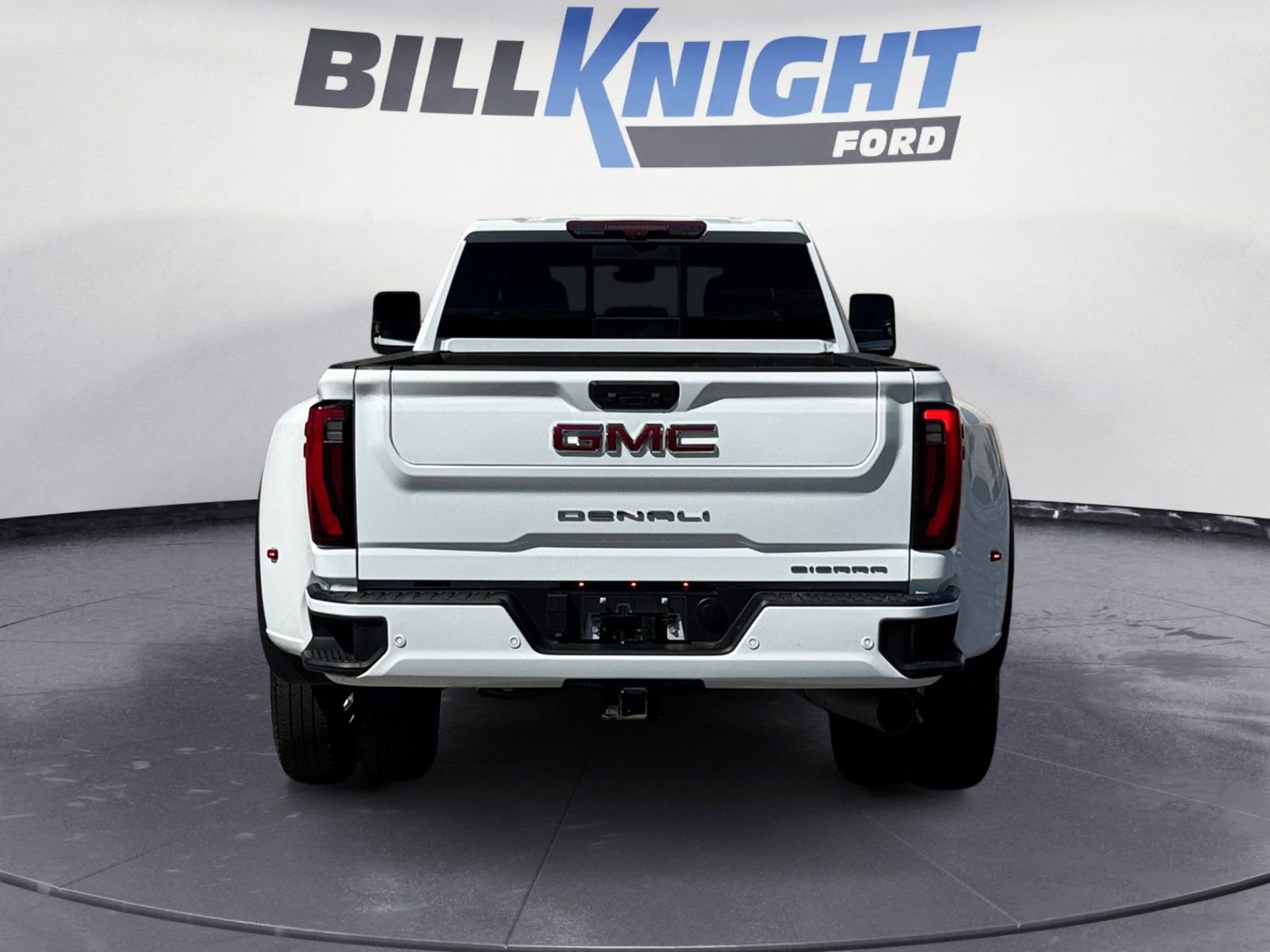 Used 2024 GMC Sierra 3500 Denali w/ Denali Reserve Package AWD/4WD image 4
