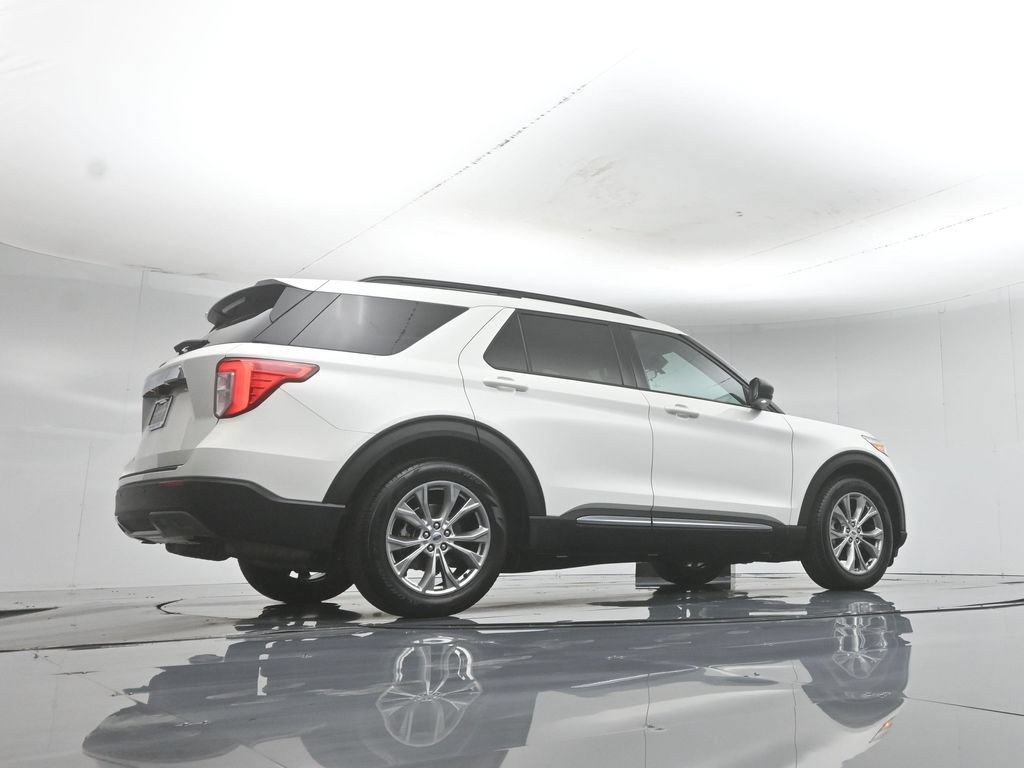 Certified 2021 Ford Explorer XLT w/ Equipment Group 202A RWD image 48