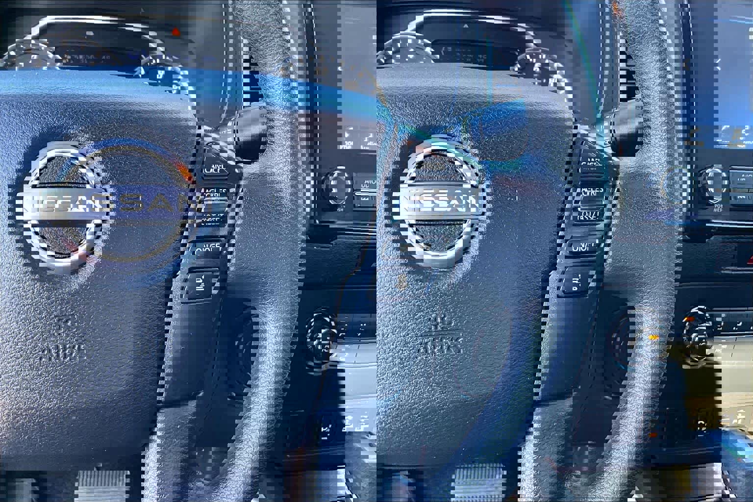 Used 2022 Nissan Frontier SV w/ Technology Package image 25