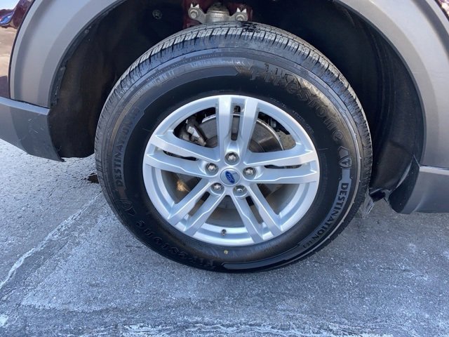 Certified 2022 Ford Explorer XLT w/ Equipment Group 202A image 9