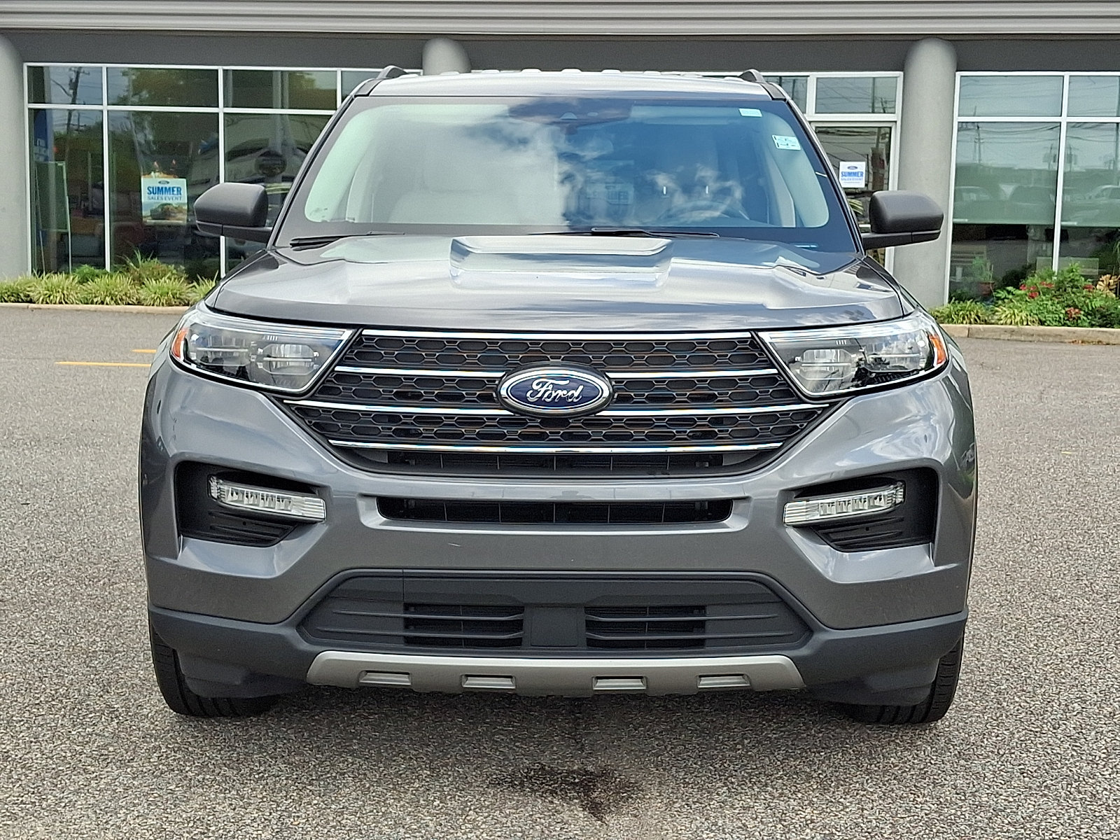 Certified 2023 Ford Explorer XLT w/ Equipment Group 202A AWD/4WD image 3