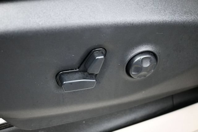 Used 2020 Chrysler Pacifica Limited FWD image 12