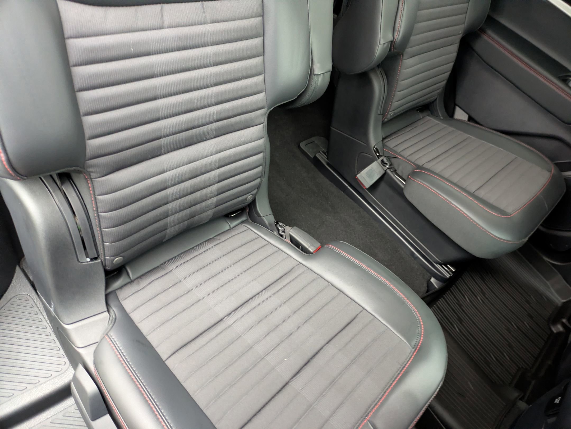 Certified 2025 Ford Explorer ST-Line w/ Premium Package image 37