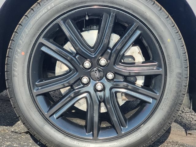 Certified 2024 Ford Edge ST-Line AWD/4WD image 17