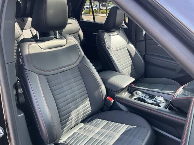 Certified 2025 Ford Explorer ST-Line w/ Premium Package AWD/4WD image 30