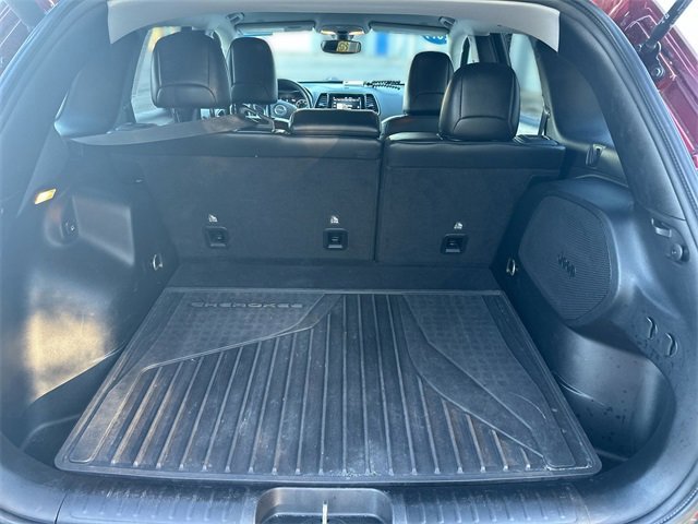 Used 2019 Jeep Cherokee Limited image 24