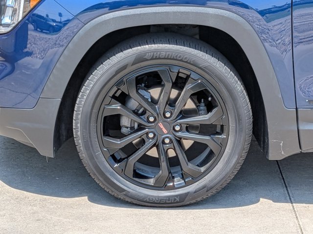 Used 2022 GMC Terrain SLE w/ Driver Convenience Package FWD image 11