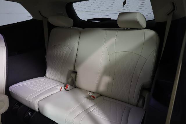 Used 2023 Buick Enclave Avenir w/ Avenir Technology Package AWD/4WD image 14