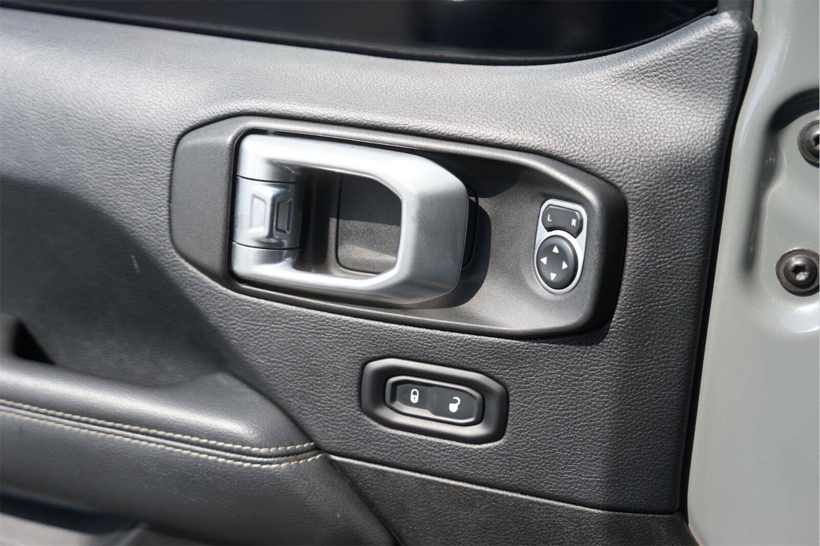 Used 2019 Jeep Wrangler Unlimited Rubicon AWD/4WD image 29