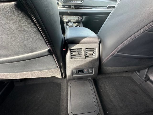 Used 2024 Mitsubishi Outlander SEL Black Edition AWD/4WD image 16