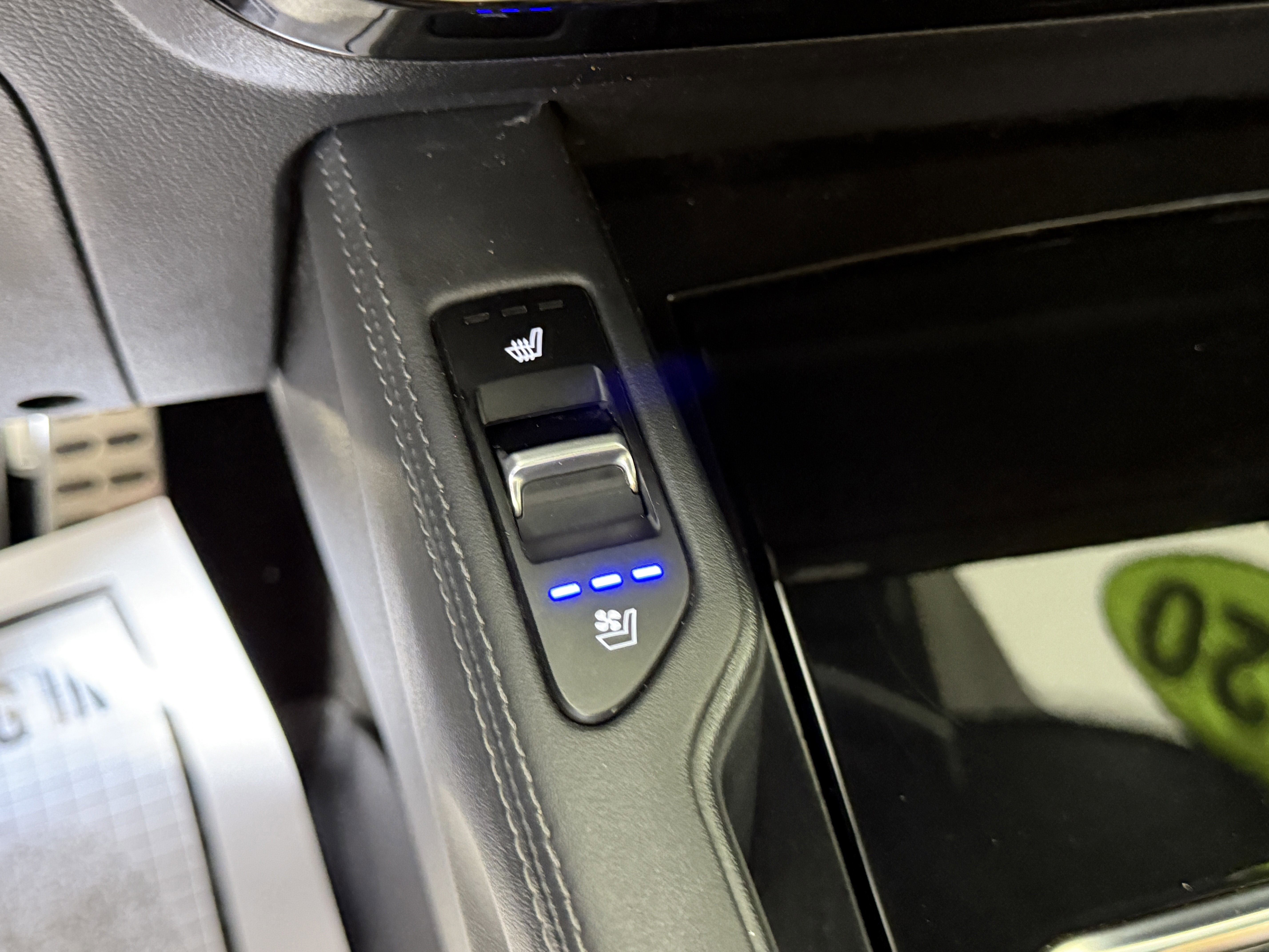 Used 2020 Kia Telluride SX w/ Towing Package image 24