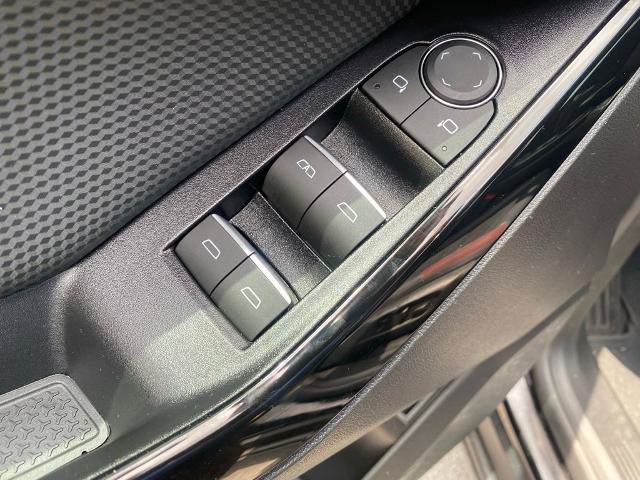 Used 2025 Chevrolet Equinox RS w/ Safety and Technology Package FWD image 13