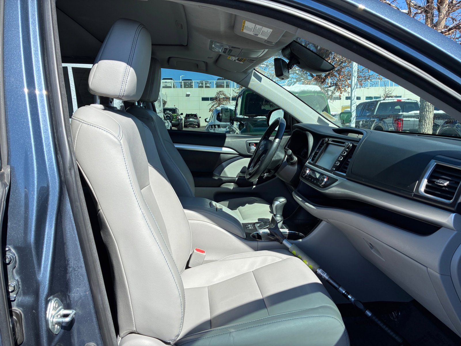 Used 2018 Toyota Highlander XLE image 19