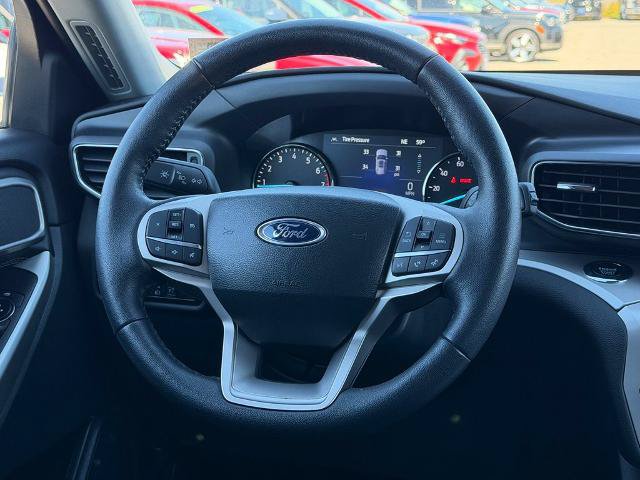 Certified 2023 Ford Explorer XLT w/ Equipment Group 202A AWD/4WD image 23