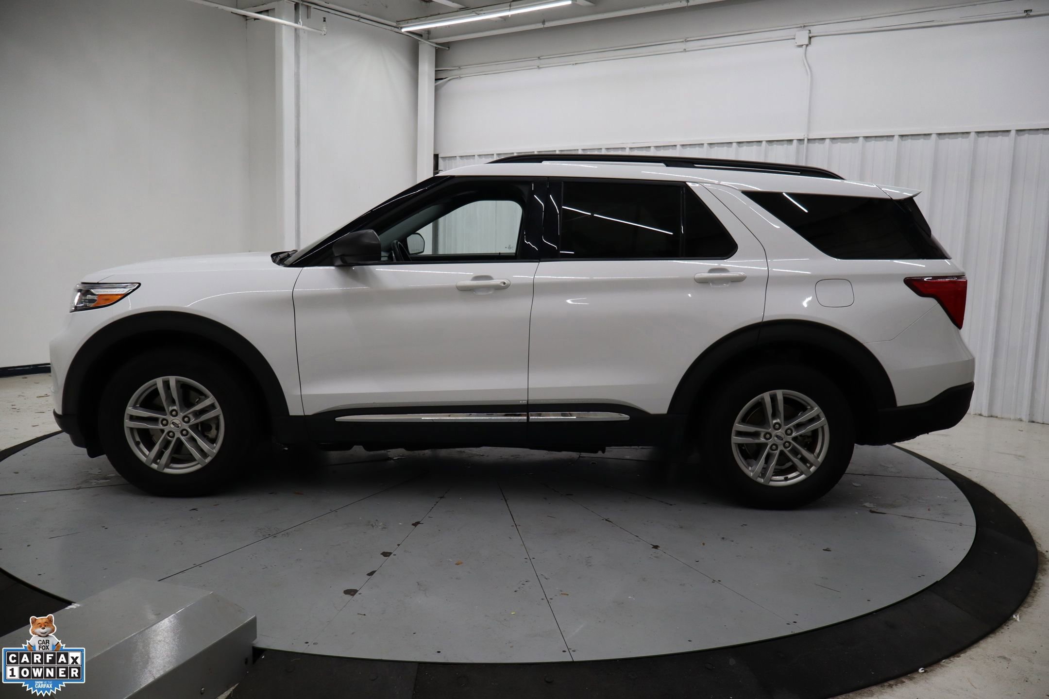 Certified 2024 Ford Explorer XLT w/ Equipment Group 202A image 2